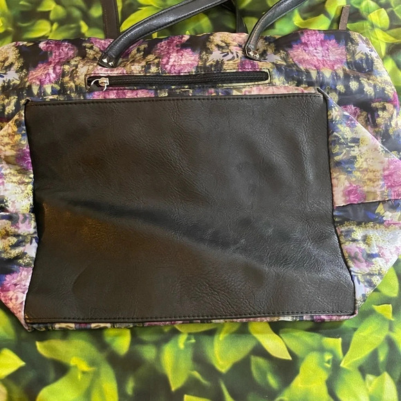 NICOLE Miller City Life Tote, Preowned - Picture 5 of 10